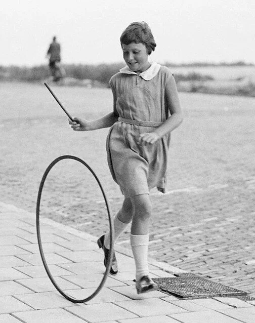girl-with-a-hoop.jpg