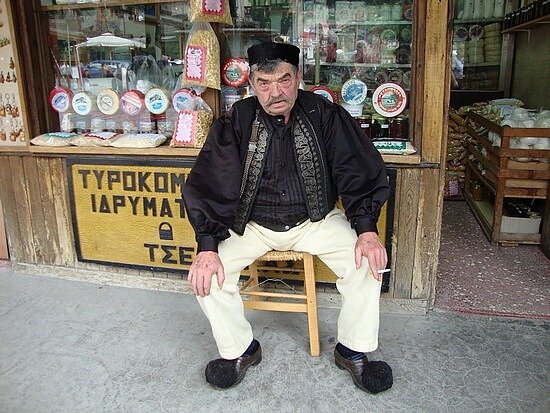 traditional-outfit-of-metsovo-hepirous.jpg