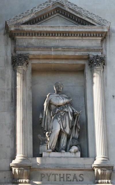 Statue of Pytheas outside the Palais de la Bourse, Marseilles.Author: Rvalette –CC BY-SA 3.0