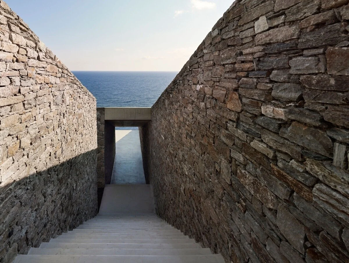 Ncaved-house-mold-architects-yiorgis-yerolymbos-serifos-island-greece-3.jpg