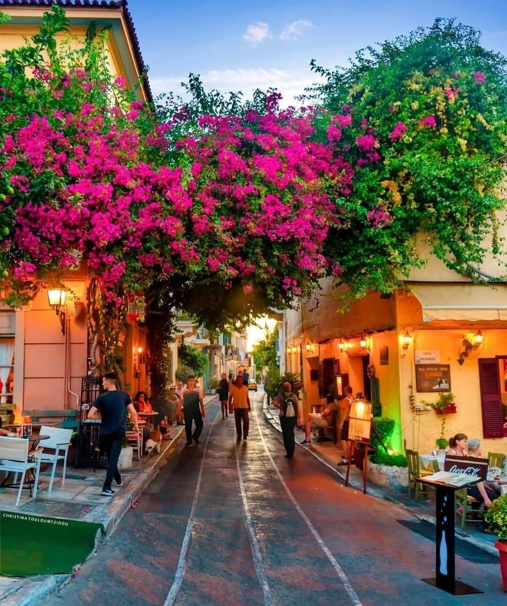 Plaka The oldest and most beautiful district of Athens has a history