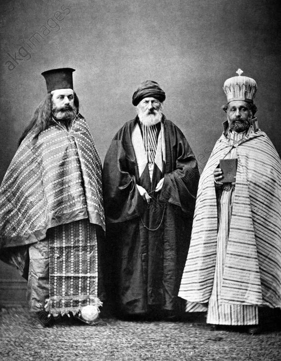 Two Christian Priests &amp; a Muslim Mullah - AKG Images