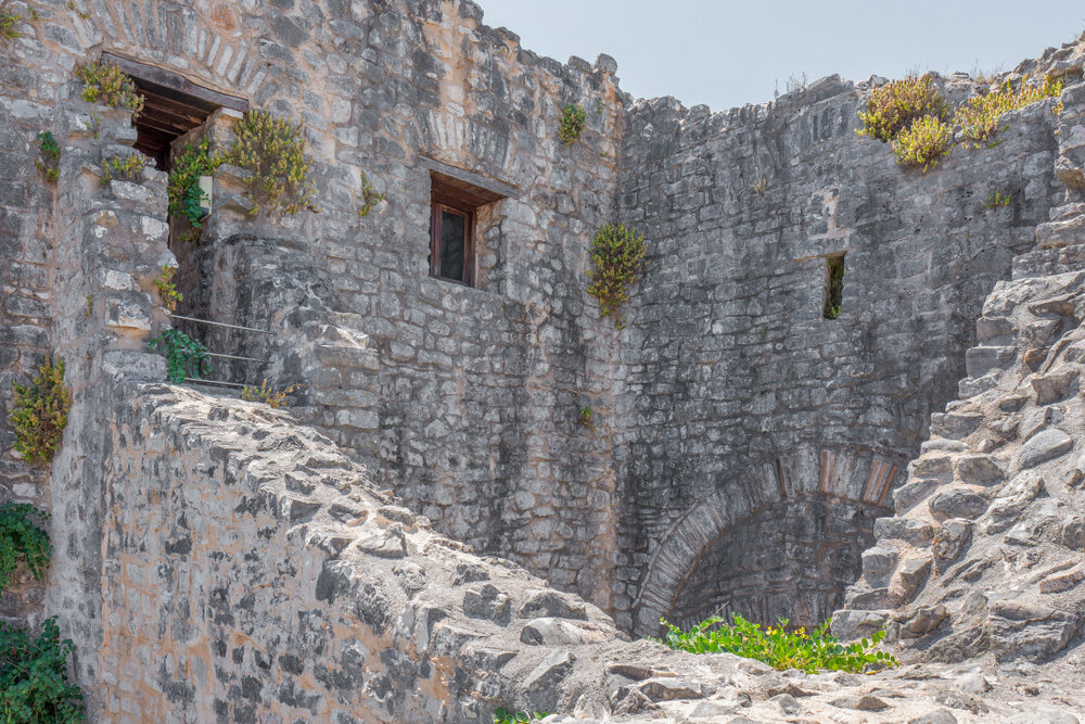 https-exploringgreece.tv-destinations-kerkyra-to-megaleiodes-froyrio-tis-elladas-kai-o-thrylos-me-ton-drako-28176-2.jpg