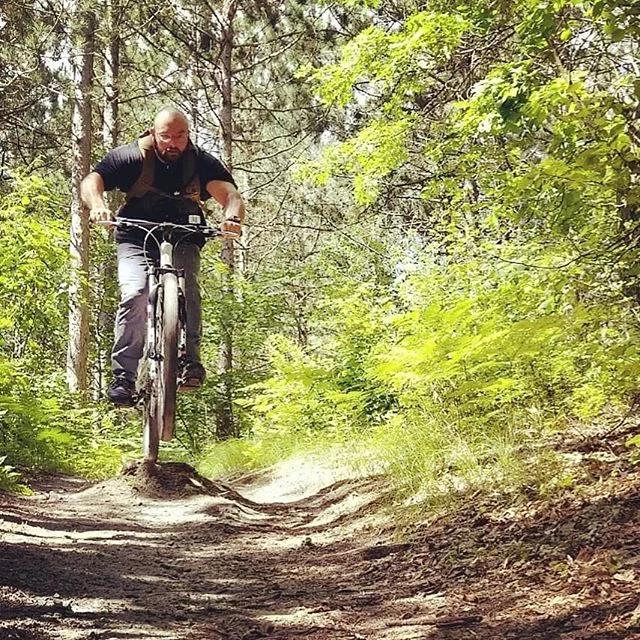 Trying to catch alittle air. 
#ironbrotherhood #powerlifting #usapl #adventure #diamondback #life #love #strava #trailblazers #mtb #mtblife #peace #success #training #fitness #fitfam #fit #gym #gymmotivation #motivation #weightlifting #cardio #yoga #
