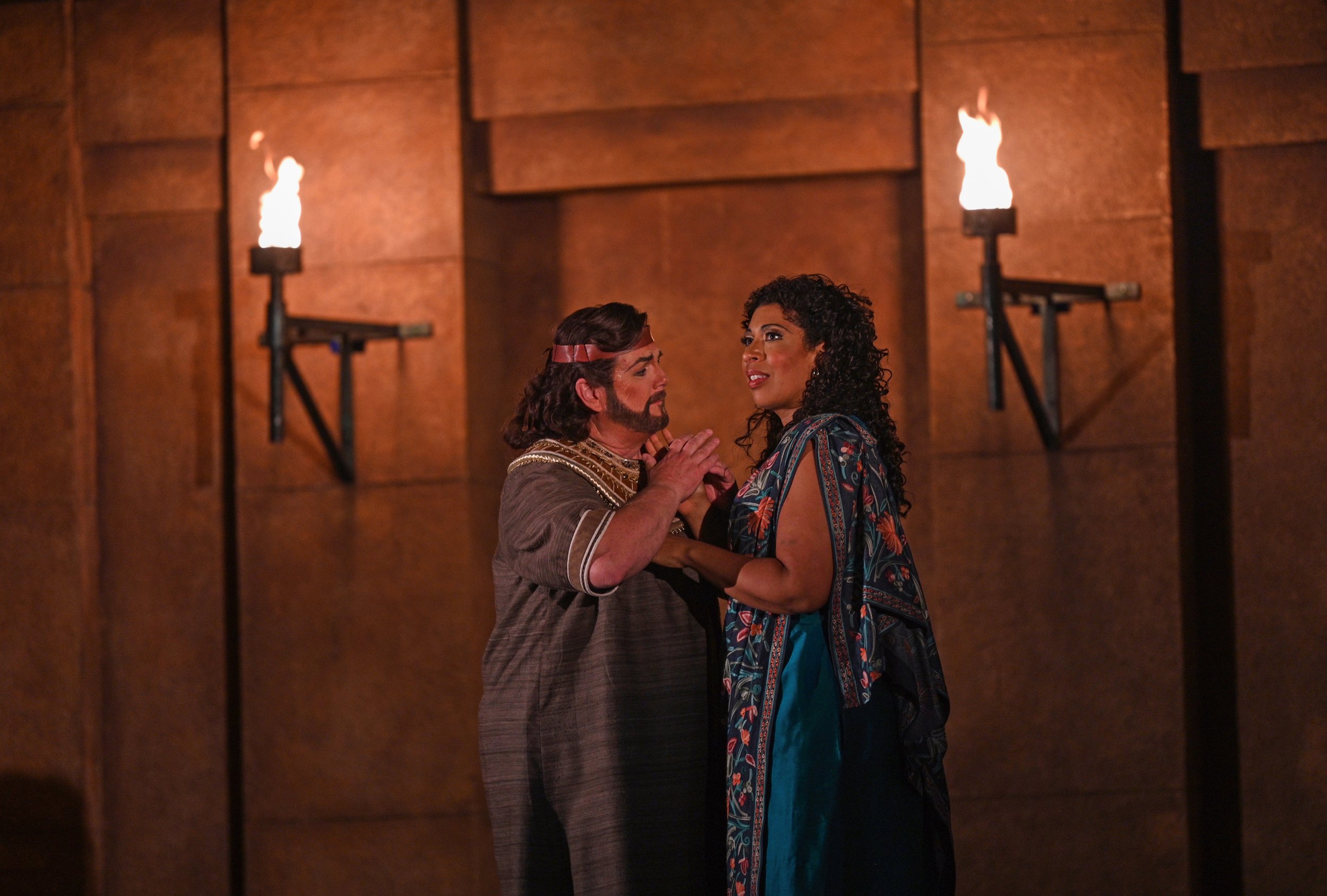  Gregory Kunde as Radamès, Mary Elizabeth Williams as Aida. Photo by Philip Groshong. 
