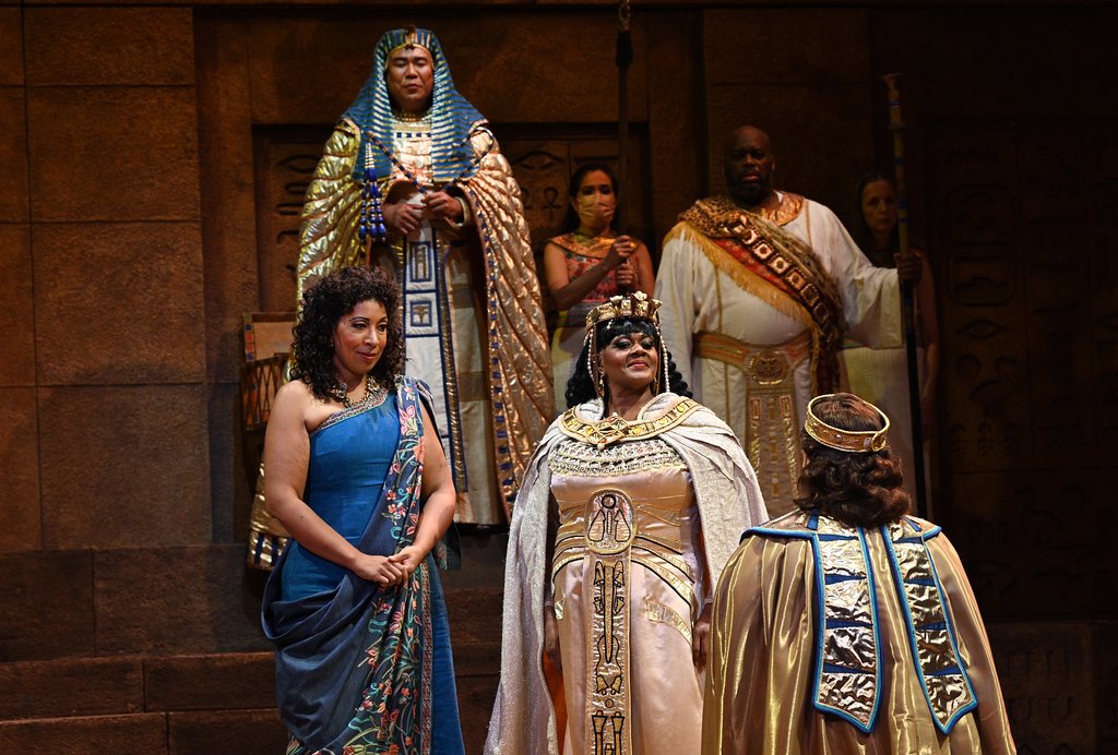  Cast of  Aida.  Photo by Philip Groshong. 
