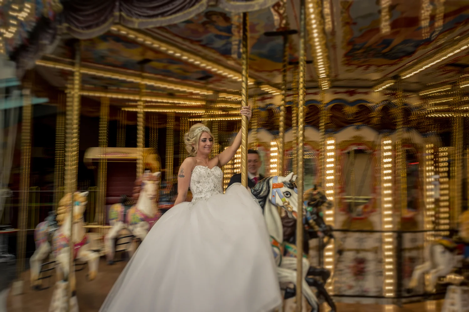 chris-wallace-wedding-photography-carousel-merrygoround.jpg