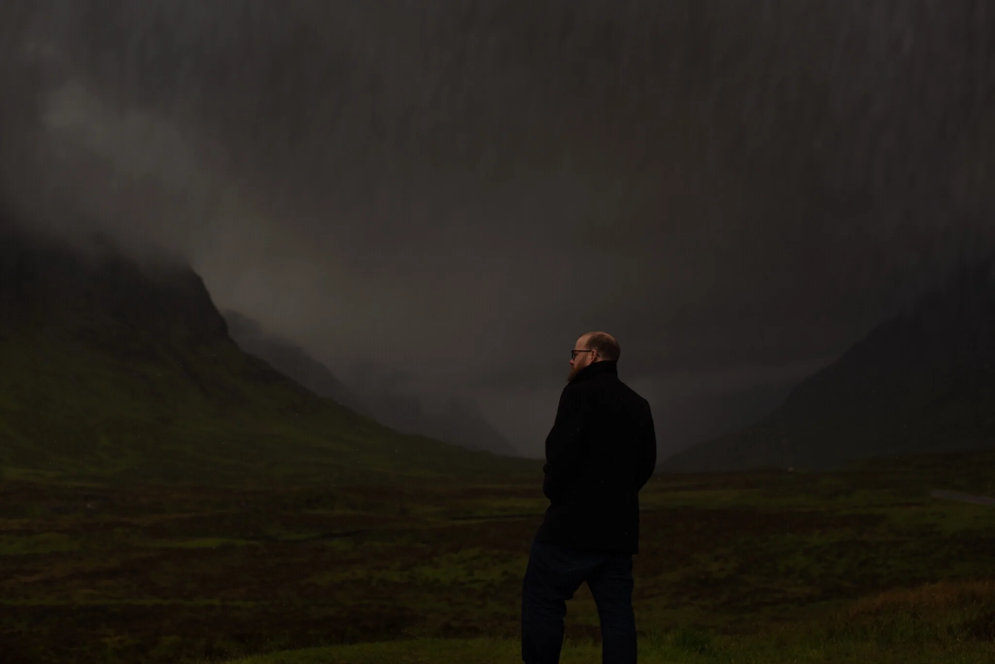 Hi if your looking for a photographer for your Isle of Skye Elopement/wedding? then your in the right place... while Im lucky enough to have had the privilege of photographing weddings all over the planet, despite being based out of Glasgow the Isle of Skye is still on my todo list as such if your up for some epic portraits at the Fairy pools or up the Old man of Storr, or an intimate elopement at Loch Coruisk then me and my assistant will be there at a substantially discounted rate..