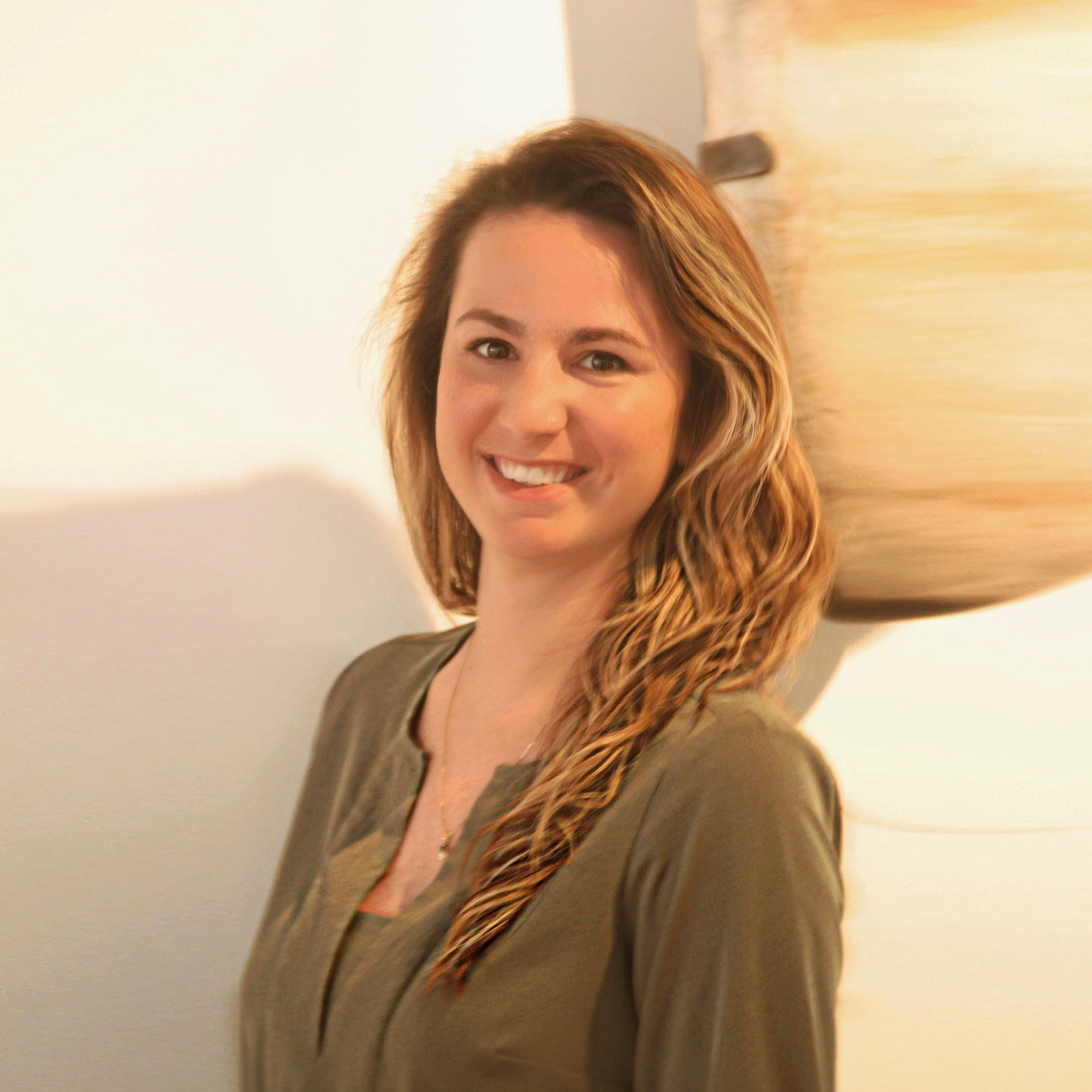 Meredith Hayford grew up in the Dallas / Fort Worth area. She then spent a few years in East Texas where she received her Bachelor of Science degree in Interior Design from Stephen F. Austin State University and then continued her education by compl…