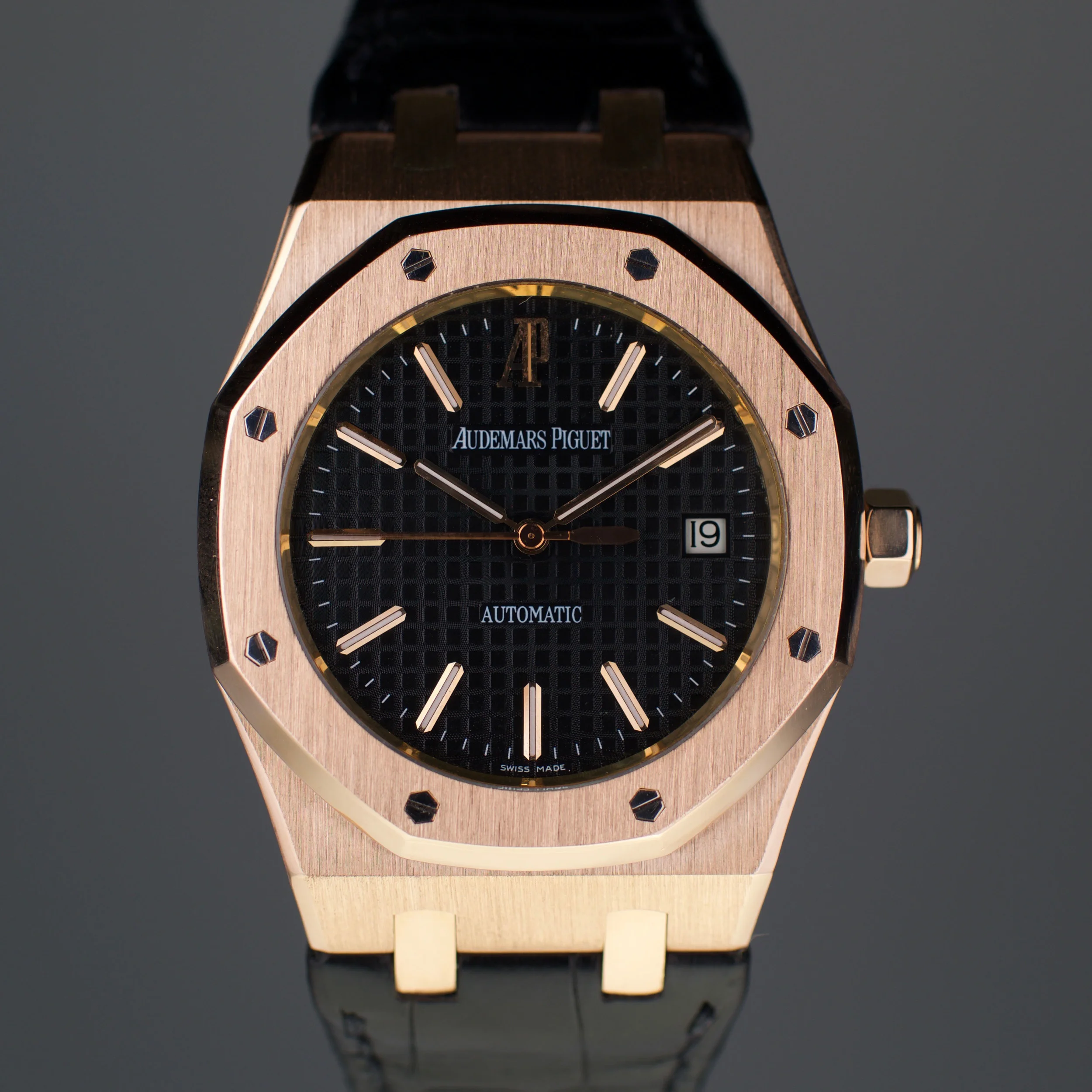 Audemars Piguet Royal Oak Wala 15300.jpg