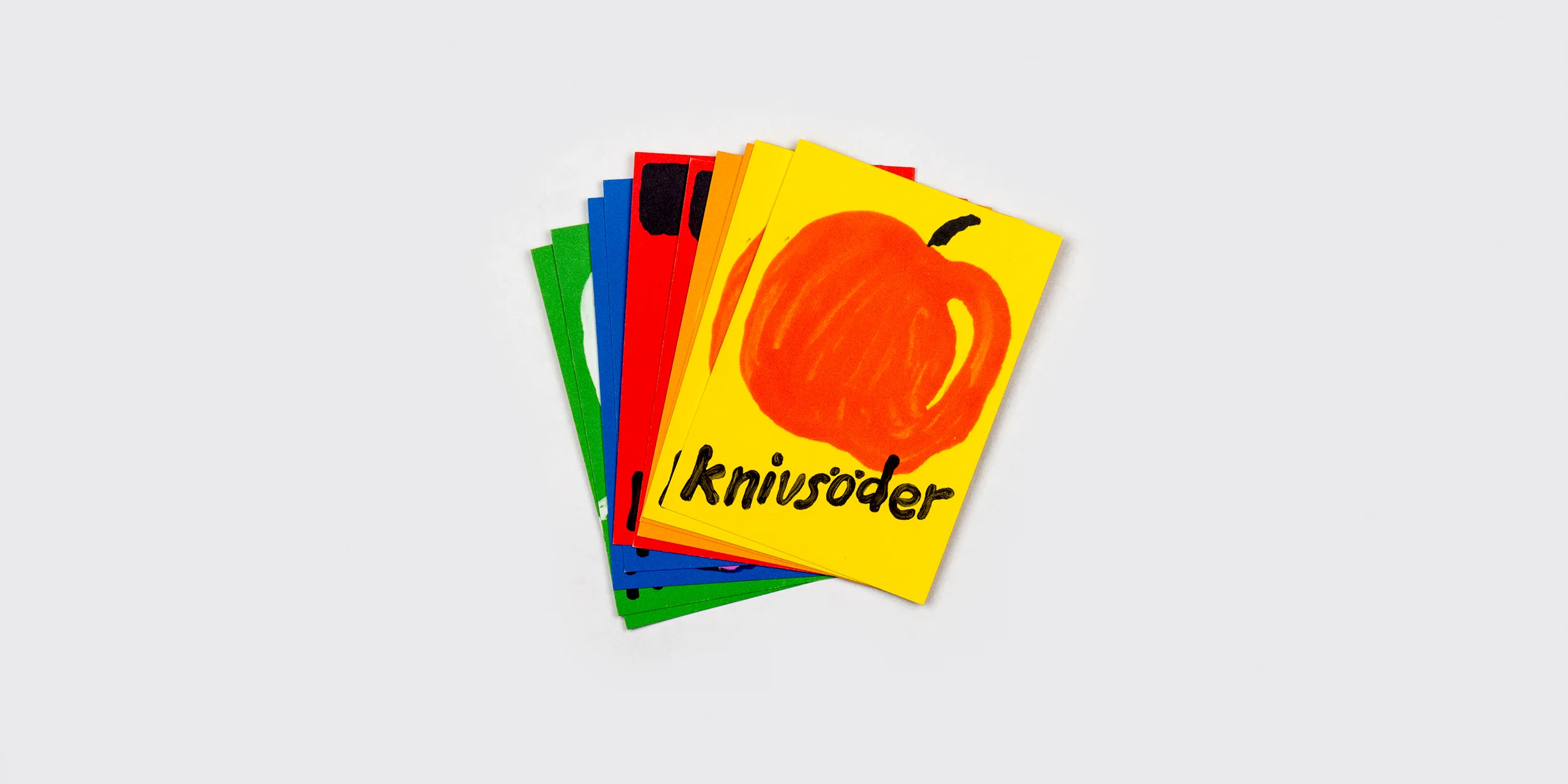 knivsoder_cards_pile_01.jpg
