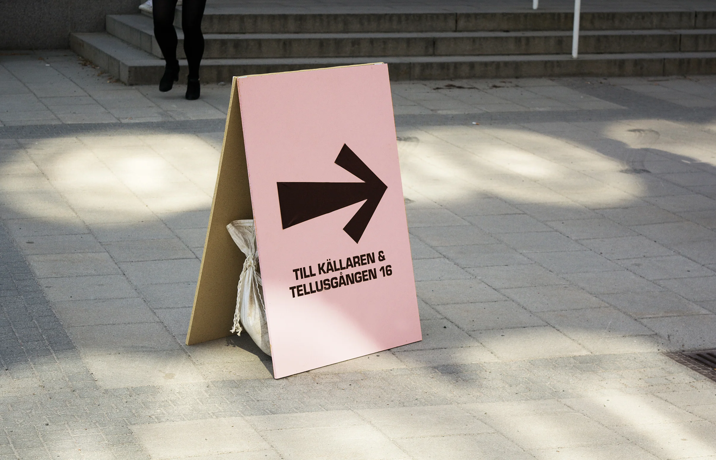 13_signage_sandwich_board_01.jpg