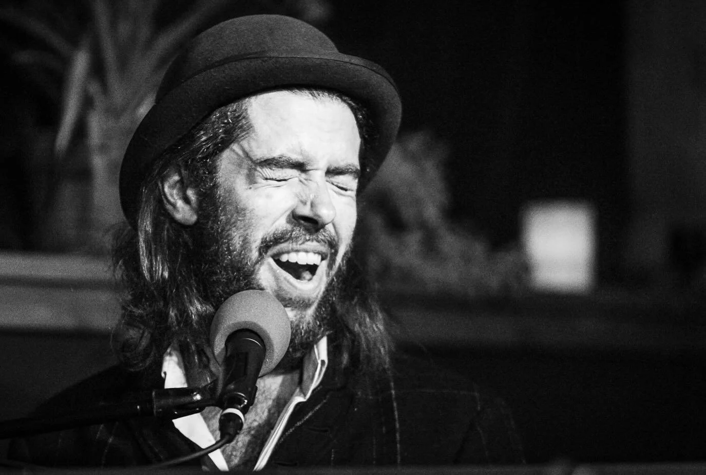 Tour Dump Part I.  Come see these and other involuntary funny faces I make this week.

2/25: Appleton, WI @gibsonmusichall with @meganburback_music 
2/26: Rockford IL @themusicboxrockford with @calvinconwaymusic 
2/27: Winona, MN @nonamebarwinona wit