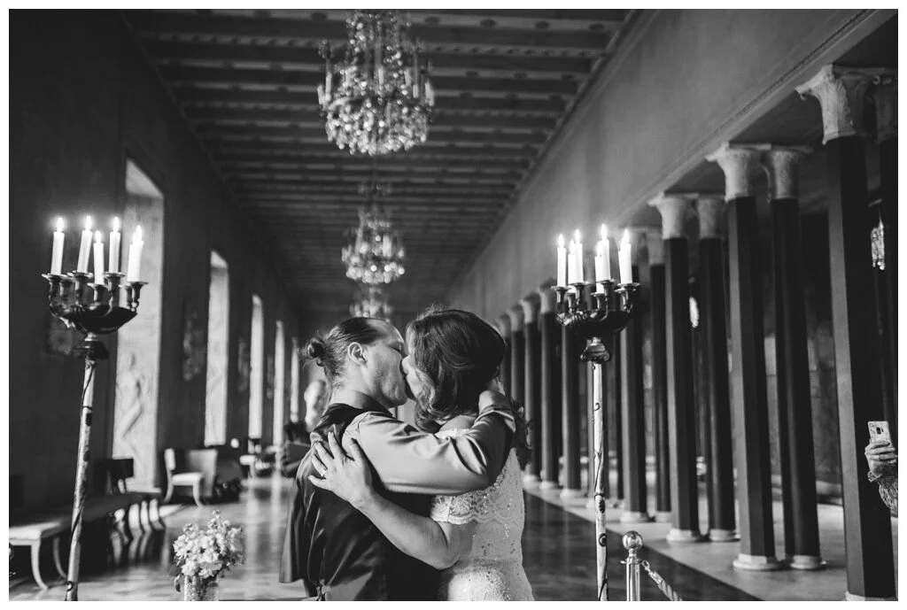 bröllop corona_vigsel i stadshuset_brollopsfotograf stockholm stadshus_coronabrollop_covid 19 brollop_fotograf_borgerlig vigsel