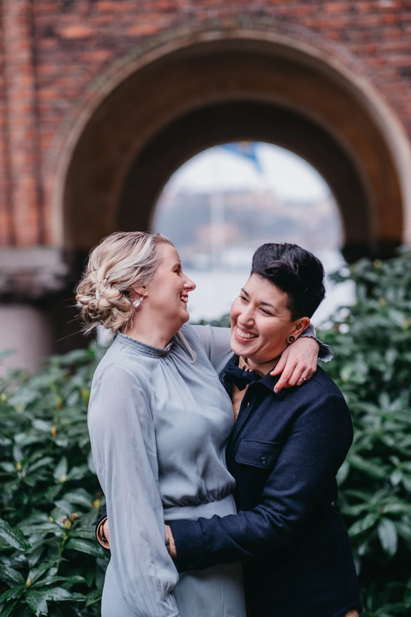 bröllopsfotograf_stockholm_stadshus_vigsel_i_stadshuset_bröllop_i_stadshuset_bröllopsbilder-16.jpg