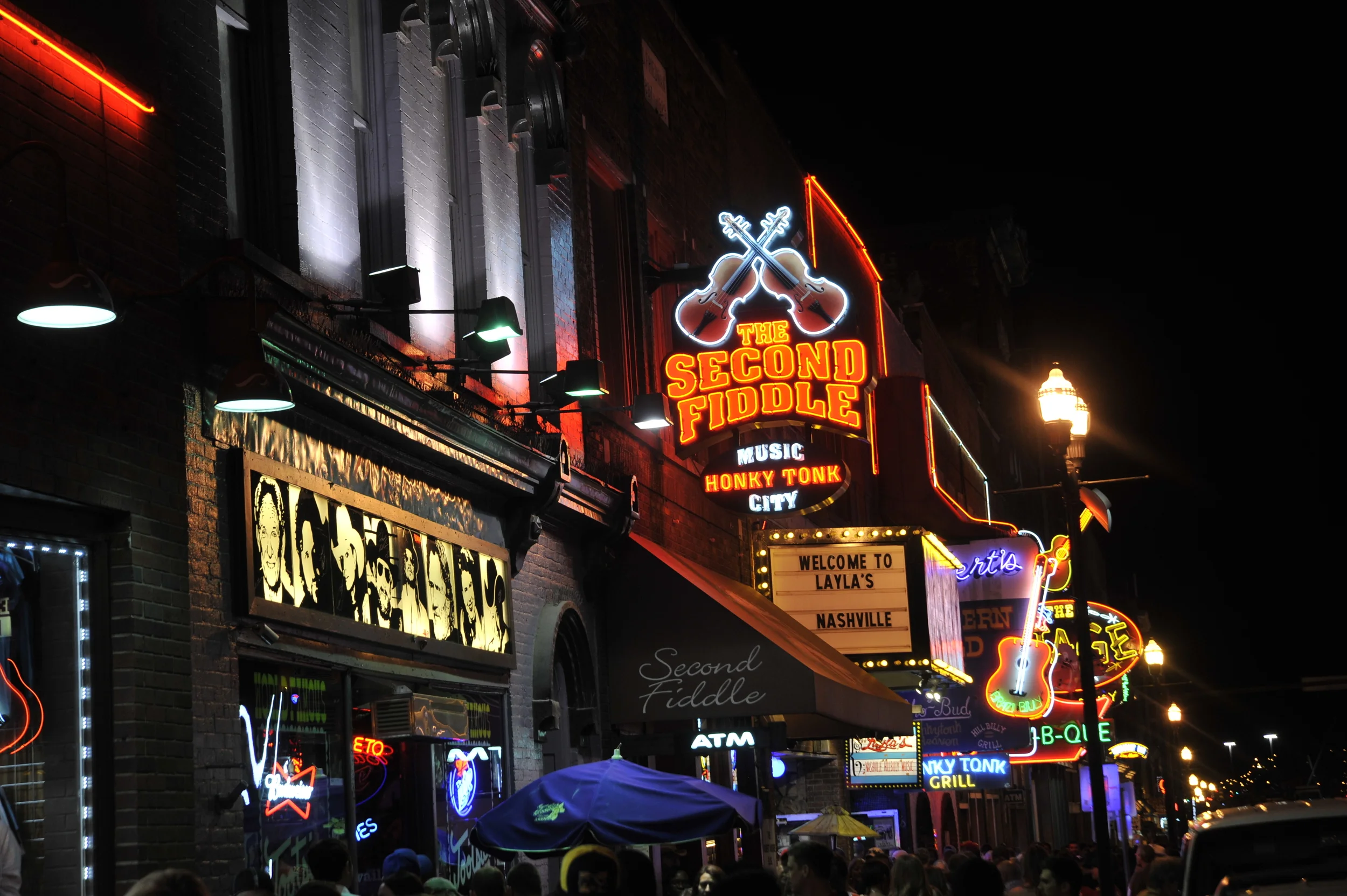 _DSC0080 Honkey Tonks at night.JPG