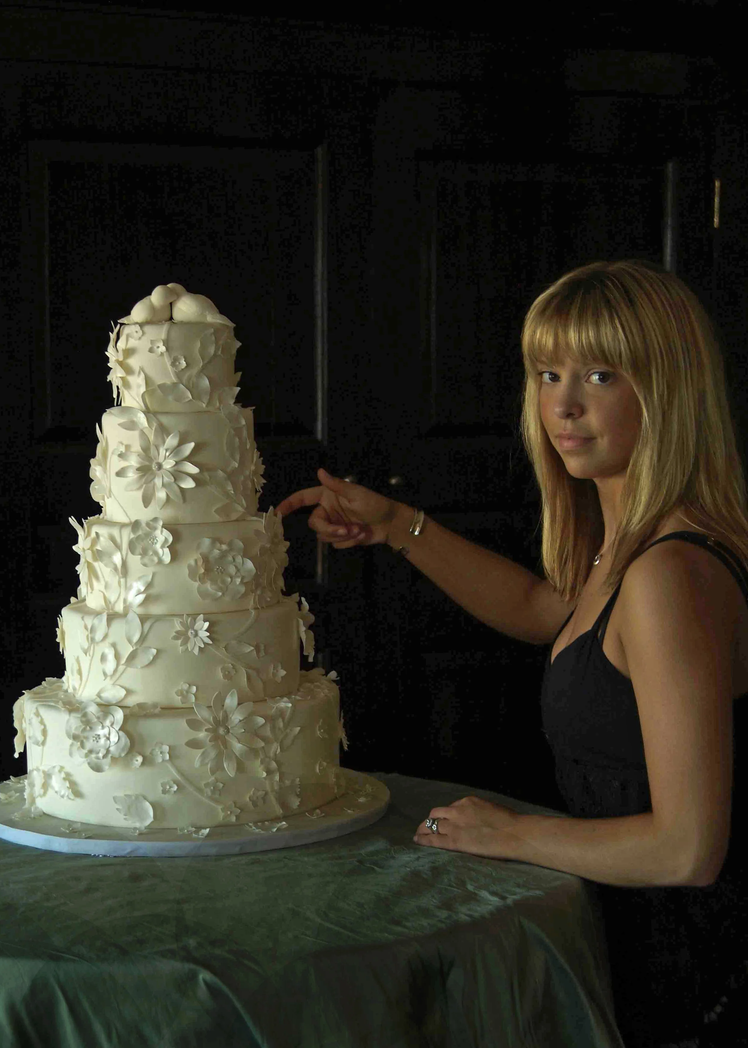 a-a beautiful cake 2 copy copy copy copy.jpg