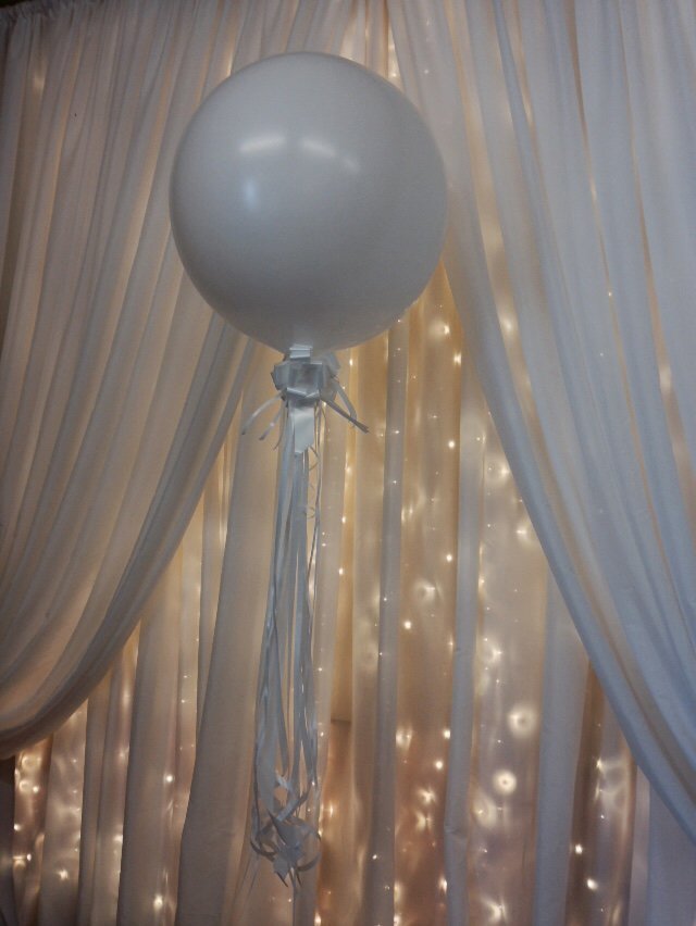 BALLOONS (10) THE WEDDING ROOM.jpg