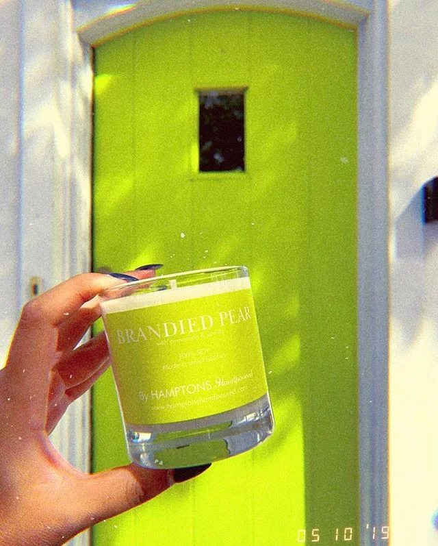 I hope they never change the color of this door in Sag Harbor, itβs the perfect backdrop for our Brandied Pear ππ Captured by @classicallycait π±
Available on the East End at @fowlersgardencenter