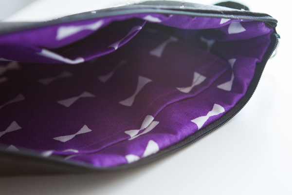 Bow print lining