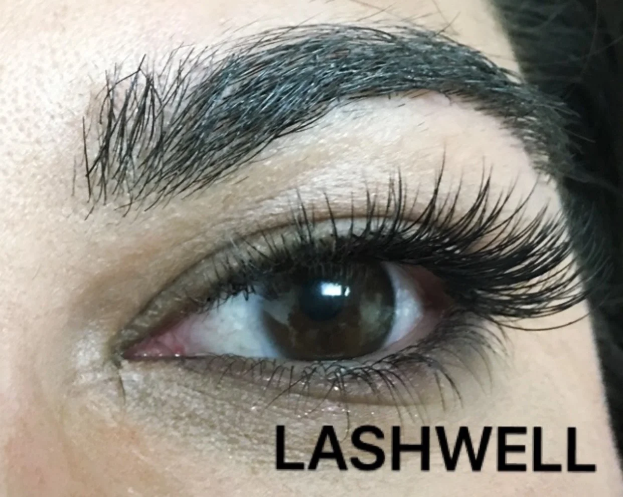 110 lashes per eye, Cat eye