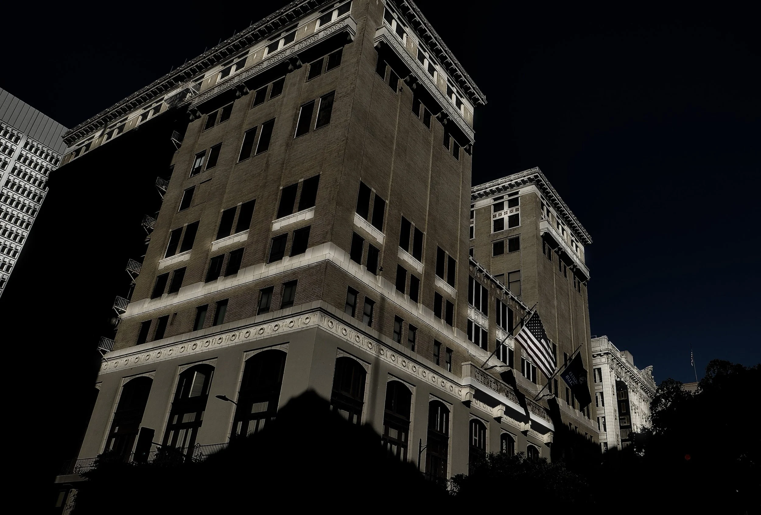 L1001867.jpg 7th & Olive 2.jpg