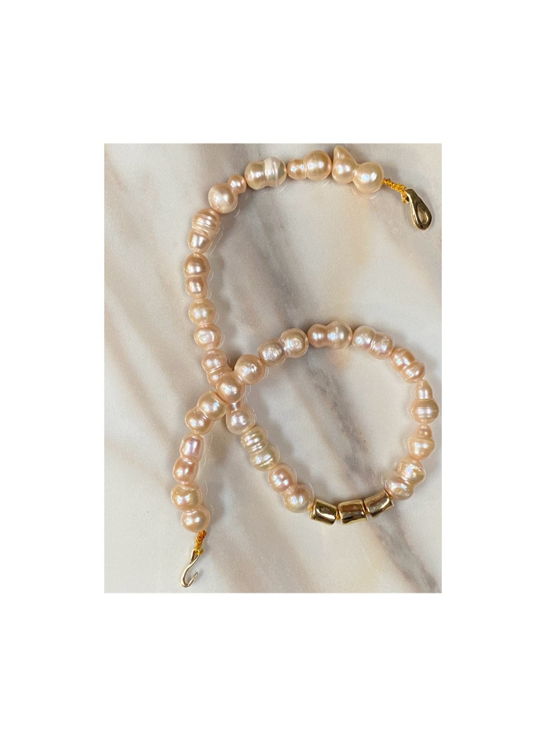 Bring softness, elegance, and effortless charm to every look.
Perfect alone. Stunning layered. Always unforgettable.
#CollanaFreshwaterPearls
.
.
.
.
.
#AglaiaJewelry #Newyork #AglaiaJewelry #FreshwaterCollana #FreshwaterPearls #PearlNecklace #PearlJ