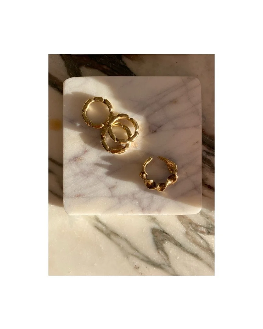 Agla&iuml;a Jewelry rings&mdash;simple in form, perfect for stacking, elegant yet unmistakably unique.
.
.
.
.
#AglaiaJewelry #StackingRings #QuietLuxury #ModernElegance
#MinimalJewelry #RefinedStyle #TimelessDesign #ElisaFinoliJewelry