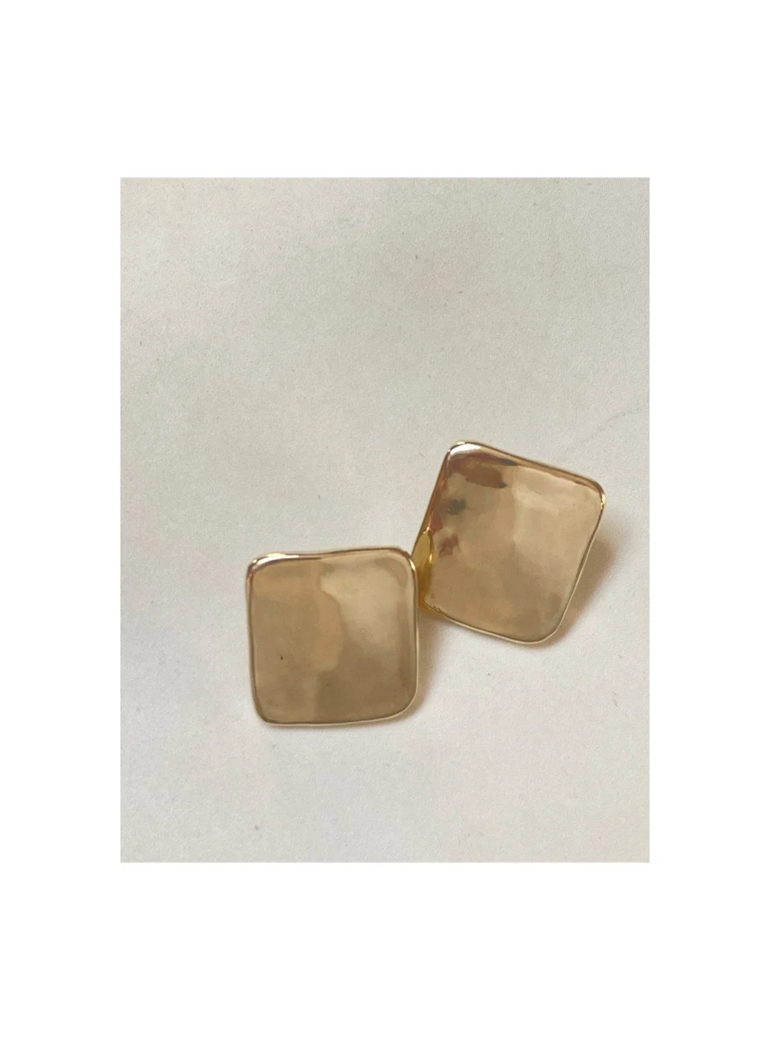 QUADRATO Earrings! 
They are here! 
From the FORME Collection the sooo-wanted addition. 
.
QUADRATO (Square) Earrings recall stability. It&rsquo;s a familiar and trusted shape that suggest honesty, peacefulness, solidity, and security. It might also 