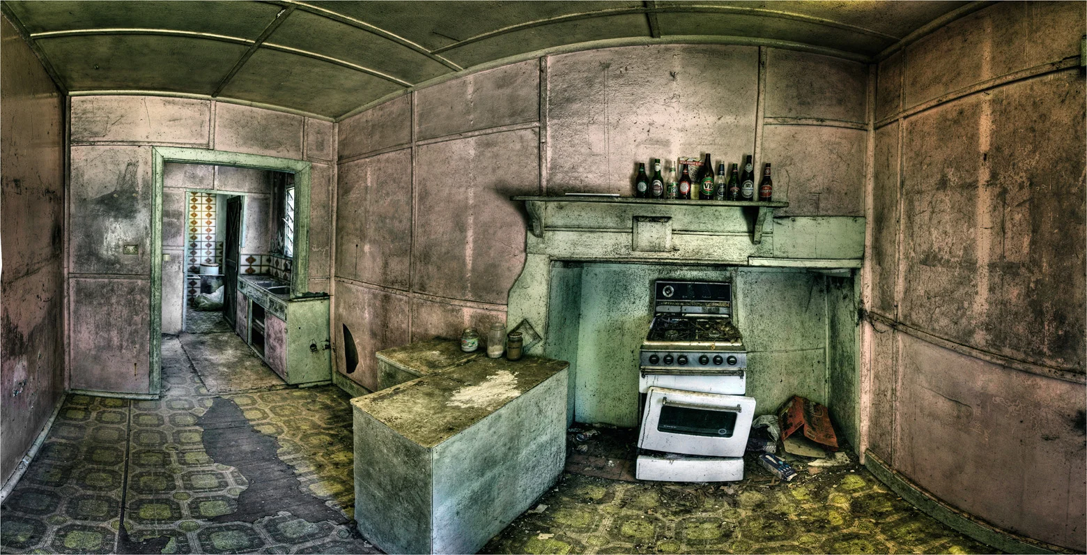 Old house detail - Pevally 20pano HDR.jpg