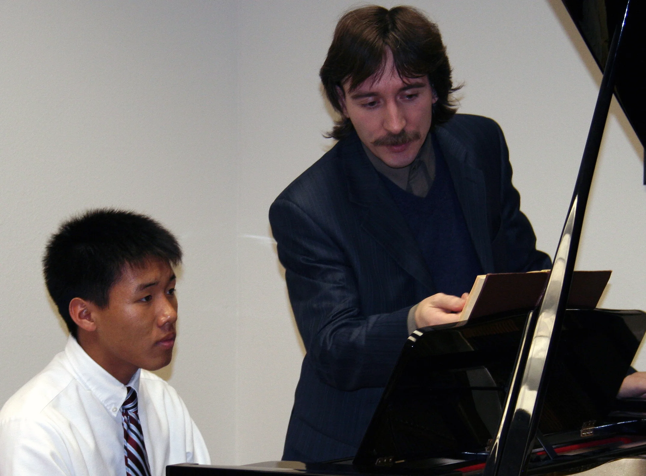Evgeni Mikhailov, Professor of Piano at the Kazan State Conservatory, Kazan, Russia, Gold Medal Winner of the Scriabin International Piano Competition, Russia, during a Master Class at AAM.