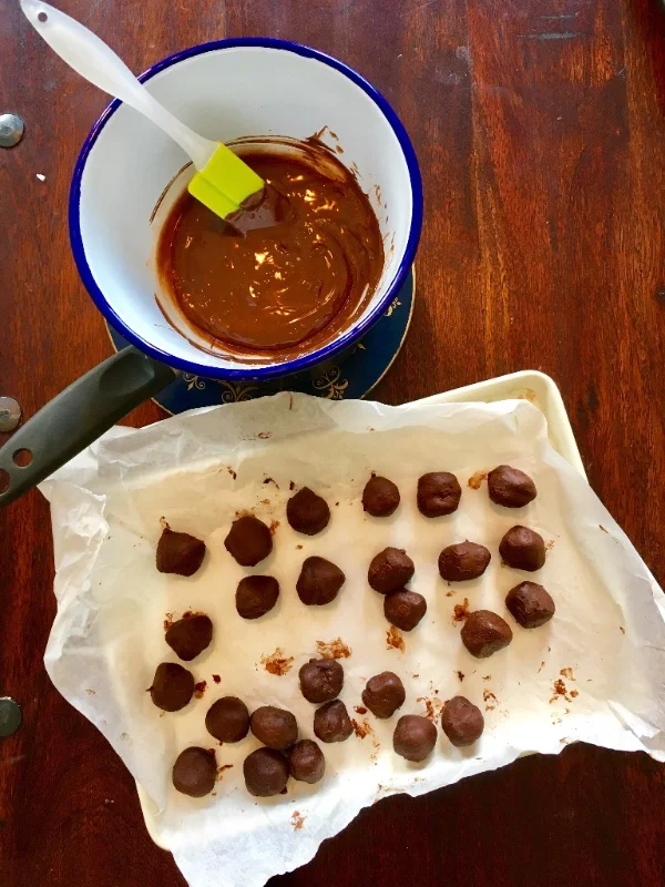 IrisLetterRecipes_Chocolate.jpg