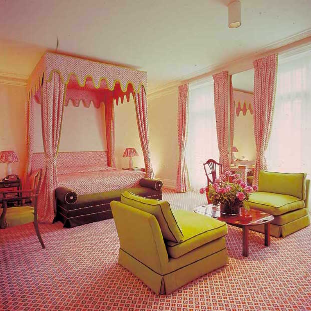 David+Hicks+Interior+Designer+Pink+Fabric+Bedroom.jpeg