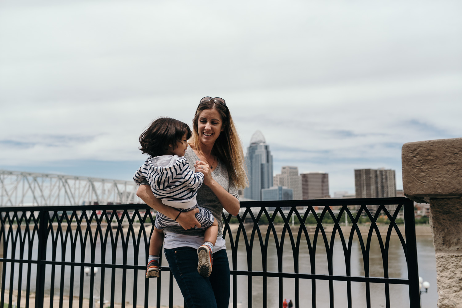 Lifestyle-Photographer-Columbus-Ohio-Newport-Aquarium-Erika-Venci-Photography