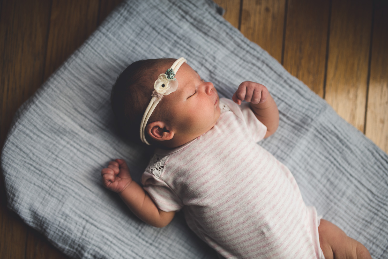 Newborn-Lifestyle-Photographer-Columbus-Ohio-Erika-Venci-Photography