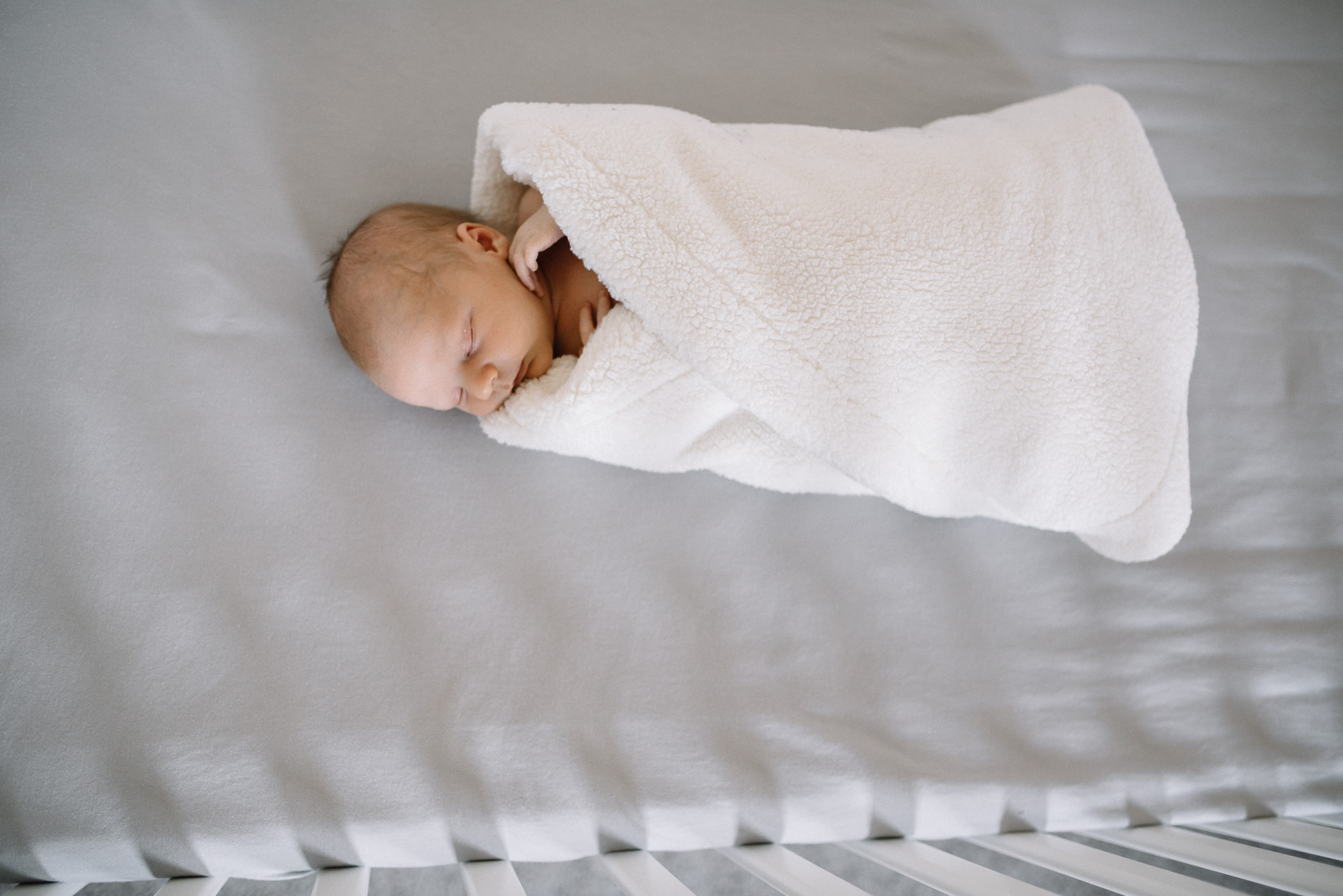Newborn-Lifestyle-Photographer-Columbus-Ohio-Erika-Venci-Photography