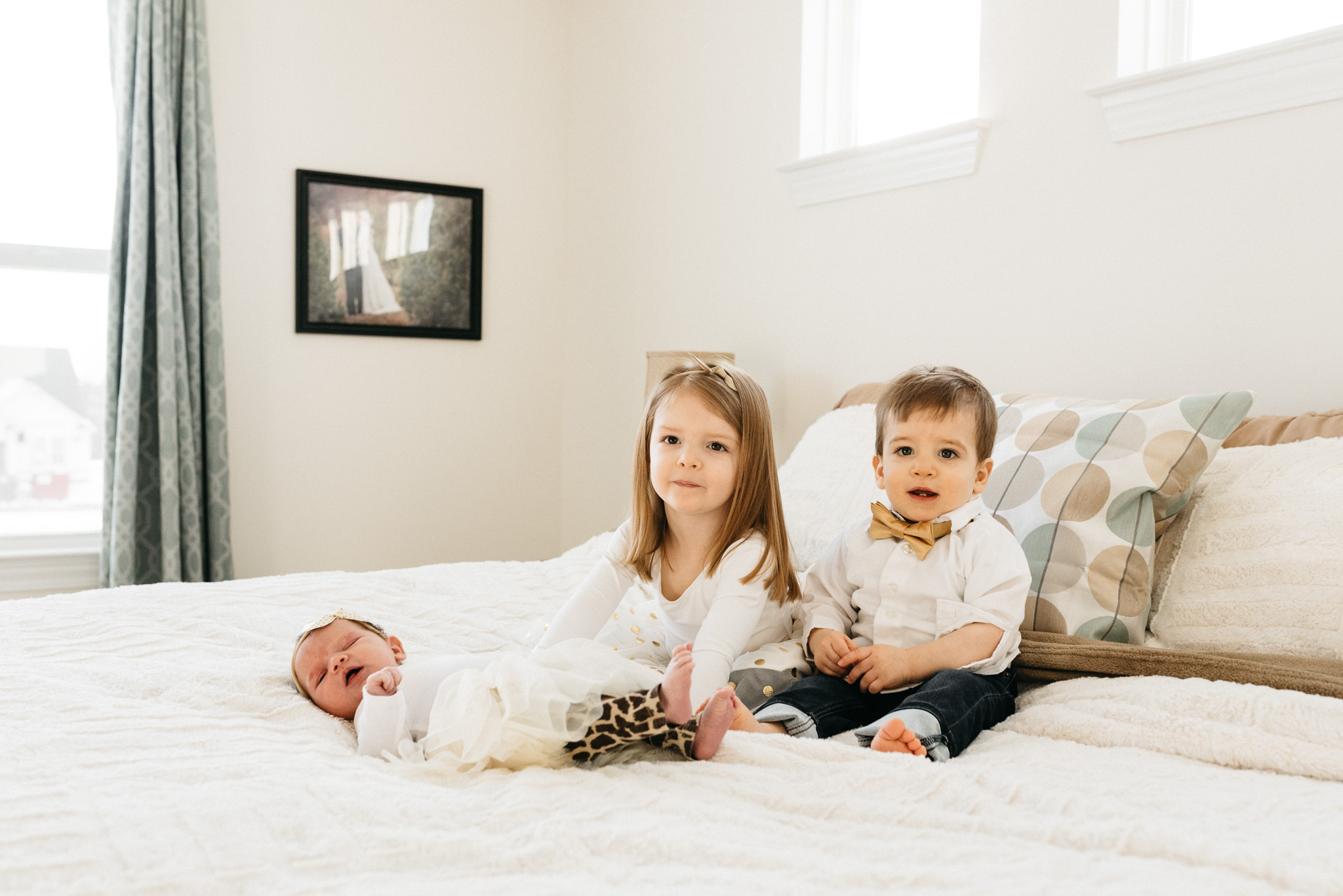 siblings-with-new-baby-sister-Columbus-Ohio-Photographer-Erika-Venci-Photography