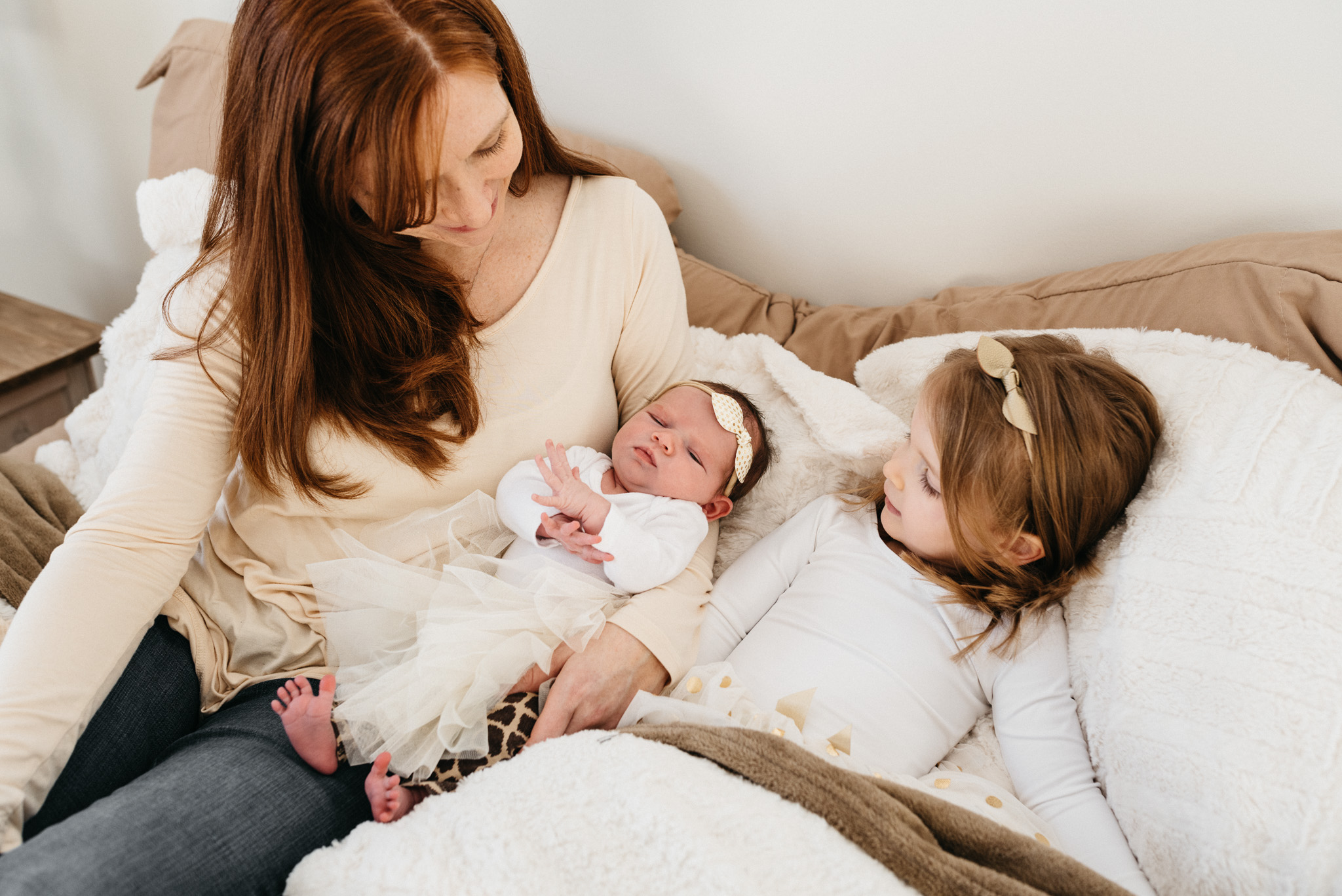 mom-with-daughters-Columbus-Ohio-Photographer-Erika-Venci-Photography