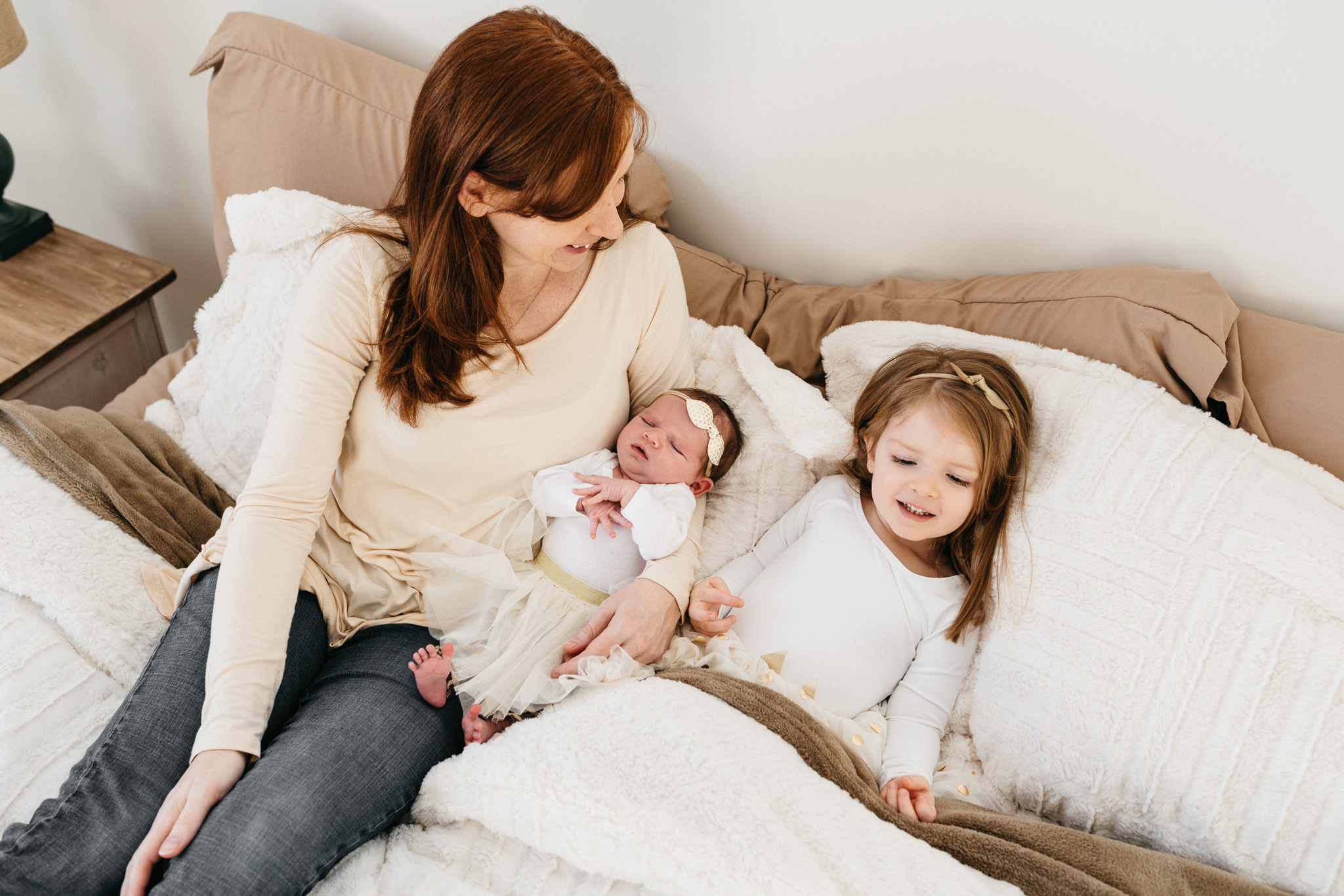 mom-with-daughters-Columbus-Ohio-Photographer-Erika-Venci-Photography