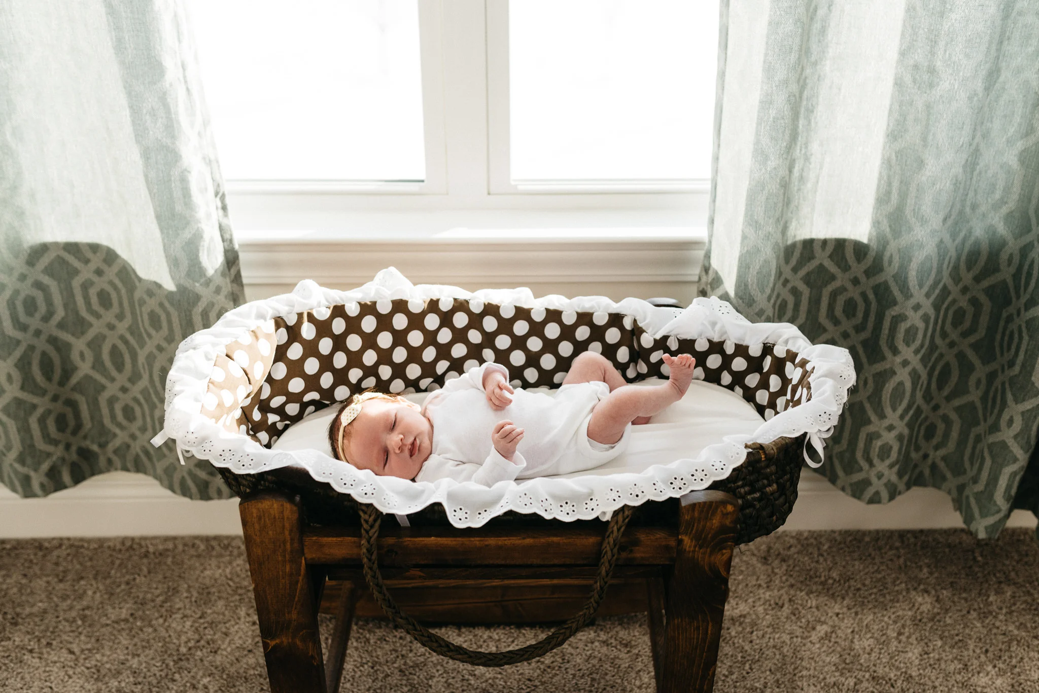 Newborn-baby-girl-in-bassinet-Columbus-Ohio-Photographer-Erika-Venci-Photography