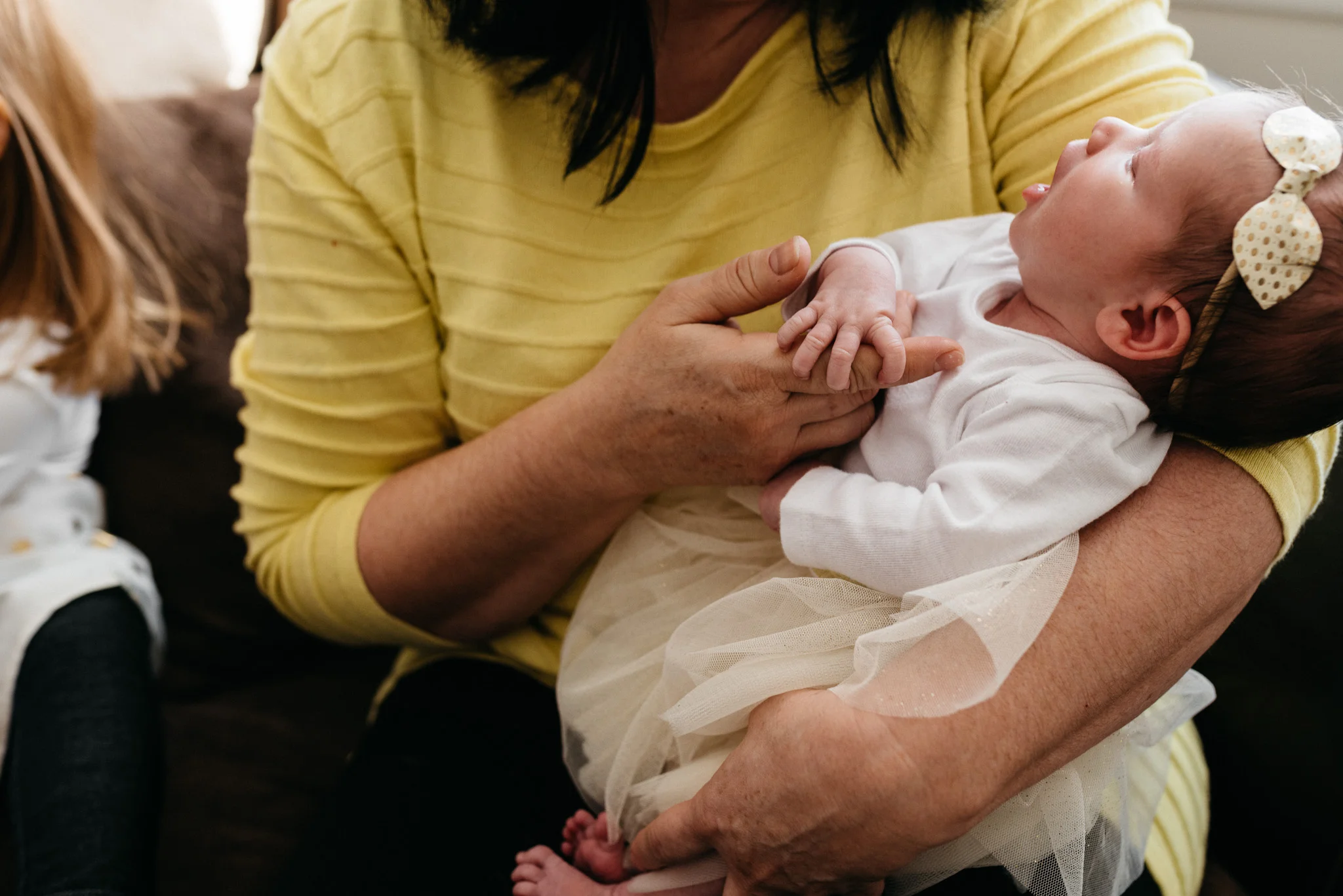 Grandma-with-newborn-grandaughter-Columbus-Ohio-Photographer-Erika-Venci-Photography