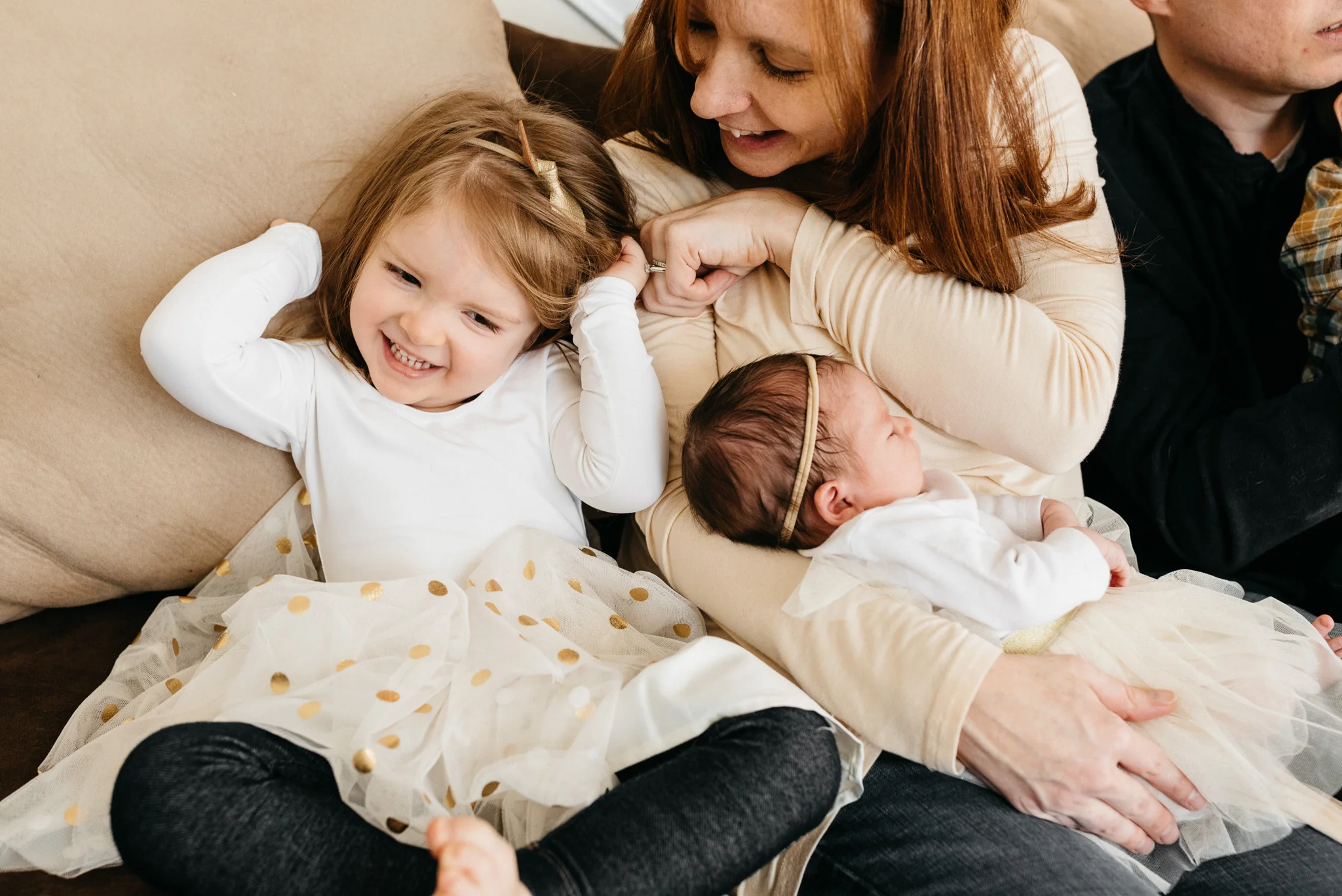 Family-with-newborn-daughter-Columbus-Ohio-Photographer-Erika-Venci-Photography