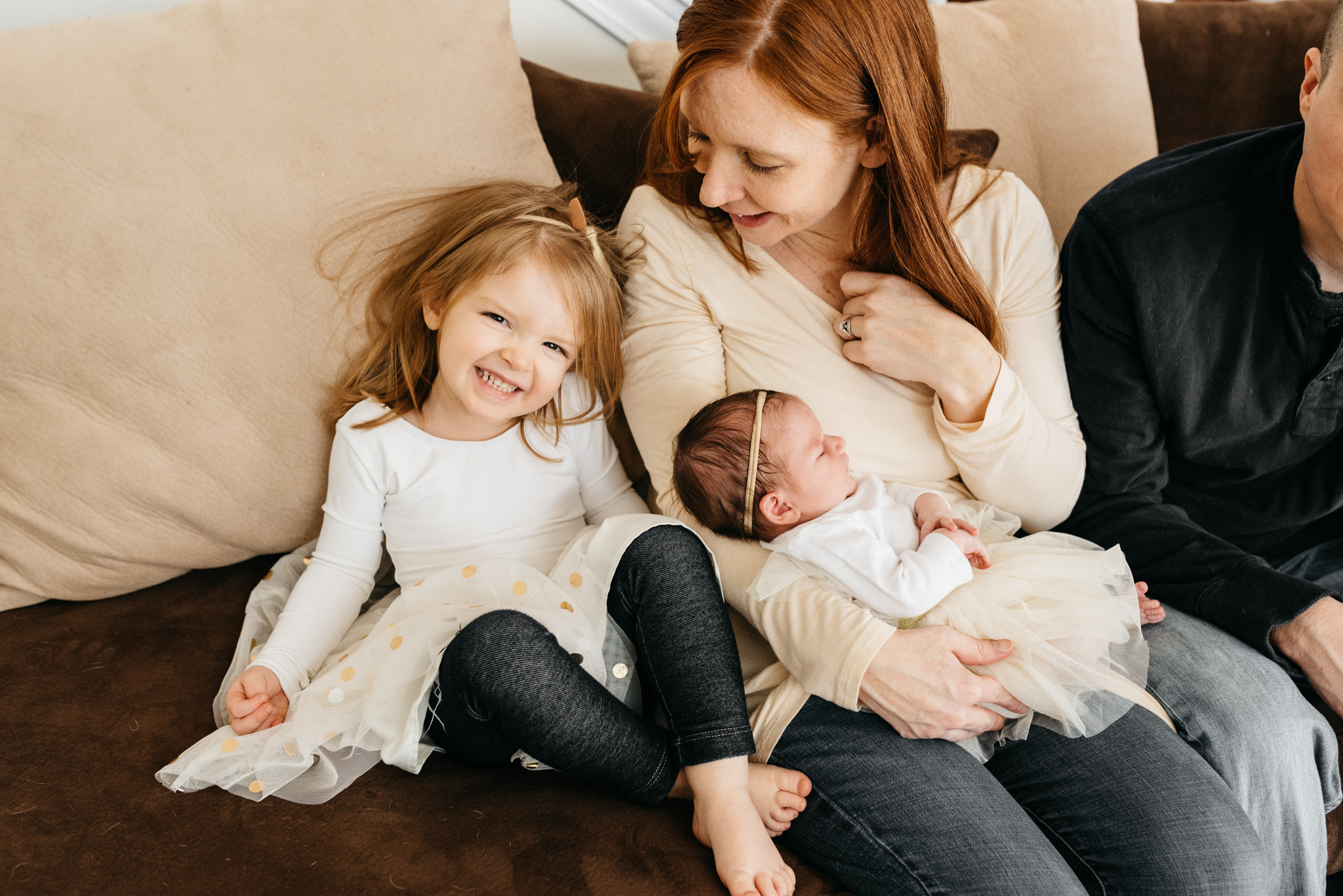 Family-with-newborn-daughter-Columbus-Ohio-Photographer-Erika-Venci-Photography