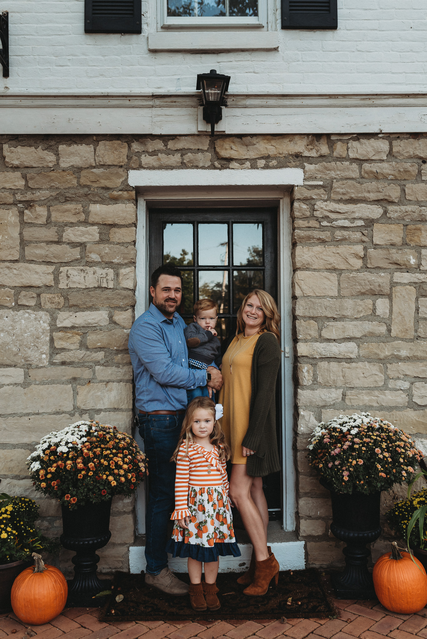 Downtown-Dublin-Ohio-Family-Photos-Erika-Venci-Photography