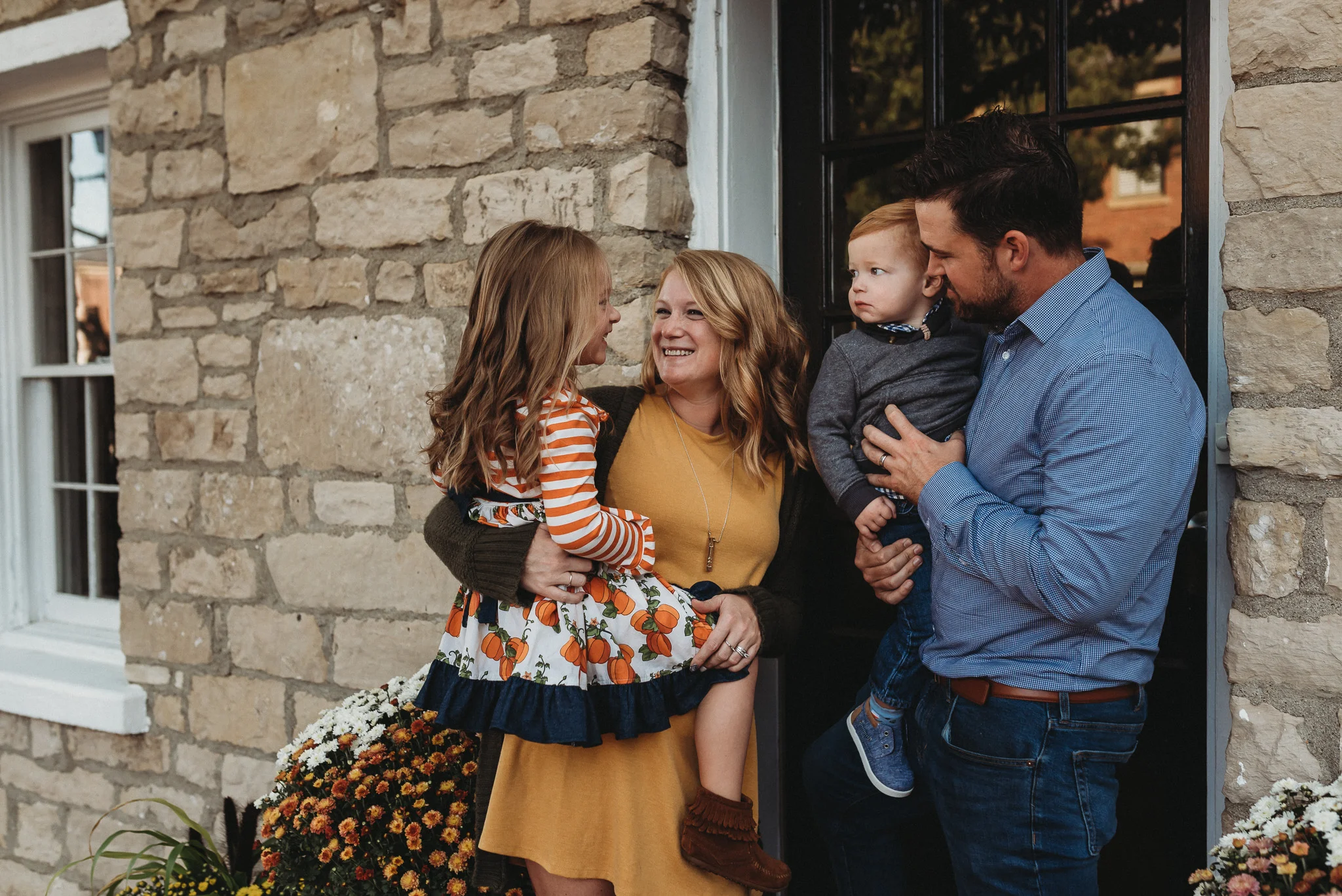 Downtown-Dublin-Ohio-Family-Photos-Erika-Venci-Photography