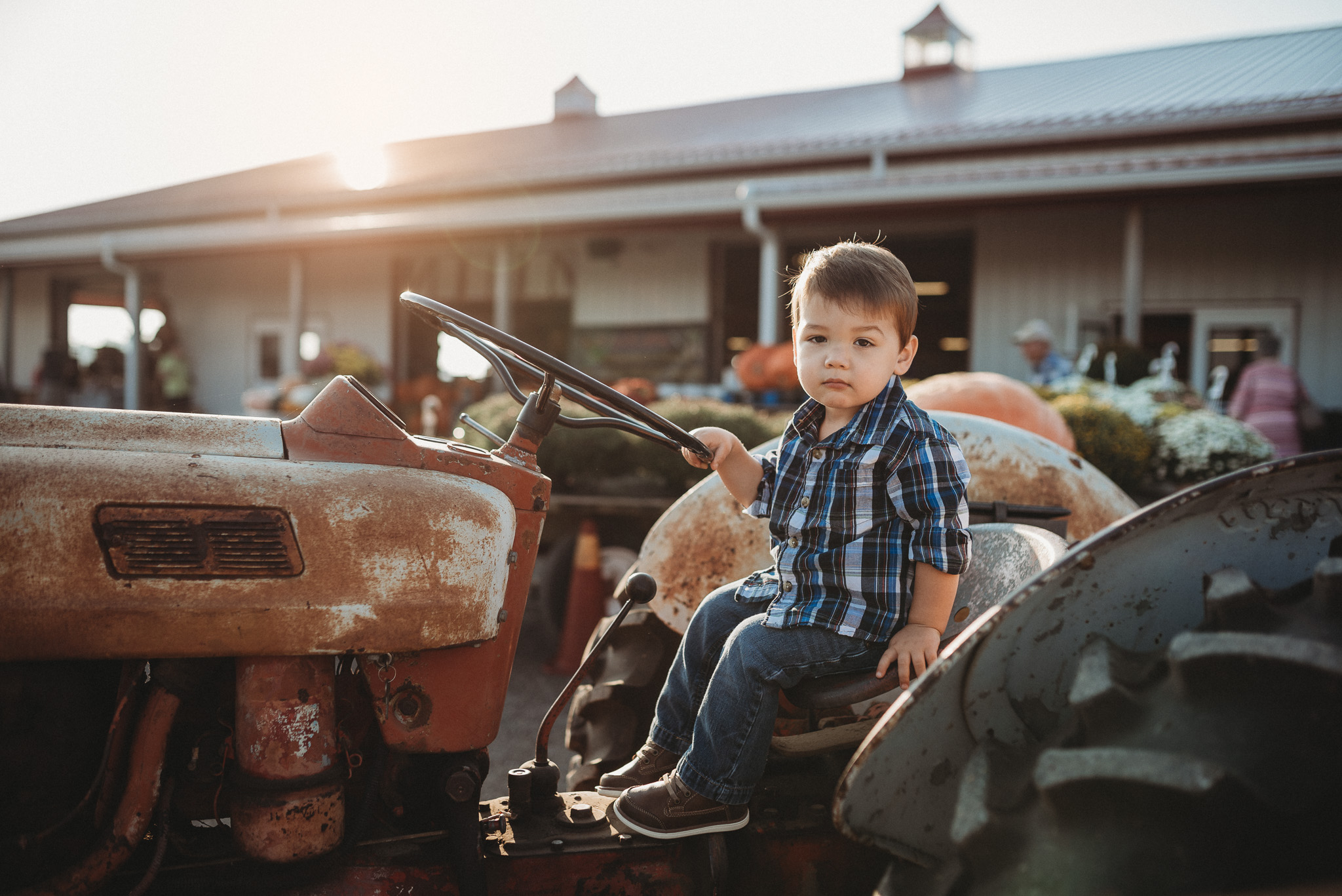 Lynd-Fruit-Farm-Pataskala-Ohio-Family-Photography