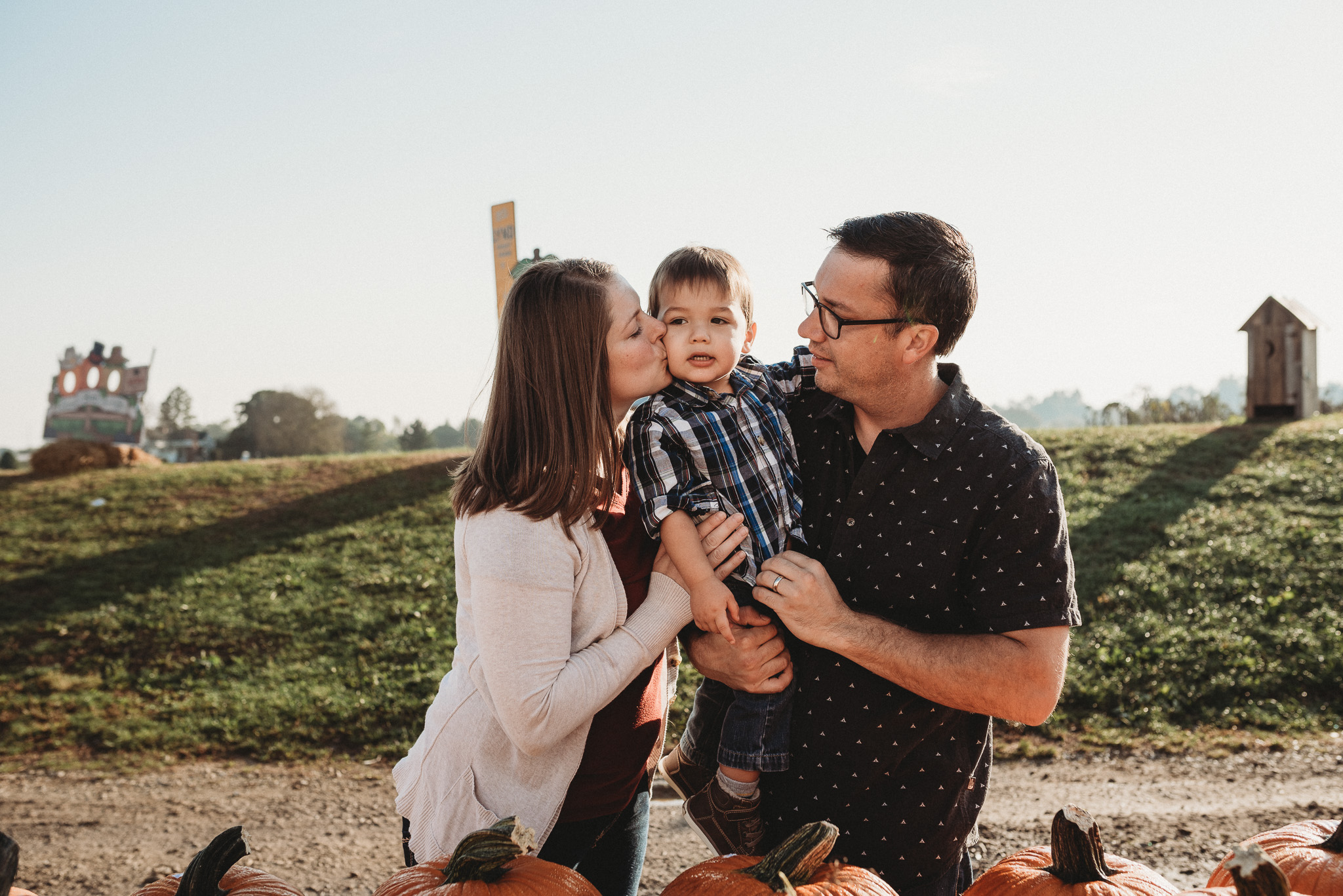 Lynd-Fruit-Farm-Pataskala-Ohio-Family-Photography