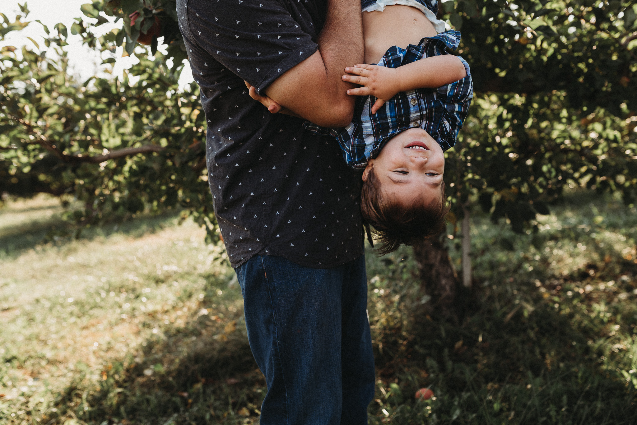 Lynd-Fruit-Farm-Pataskala-Ohio-Family-Photography