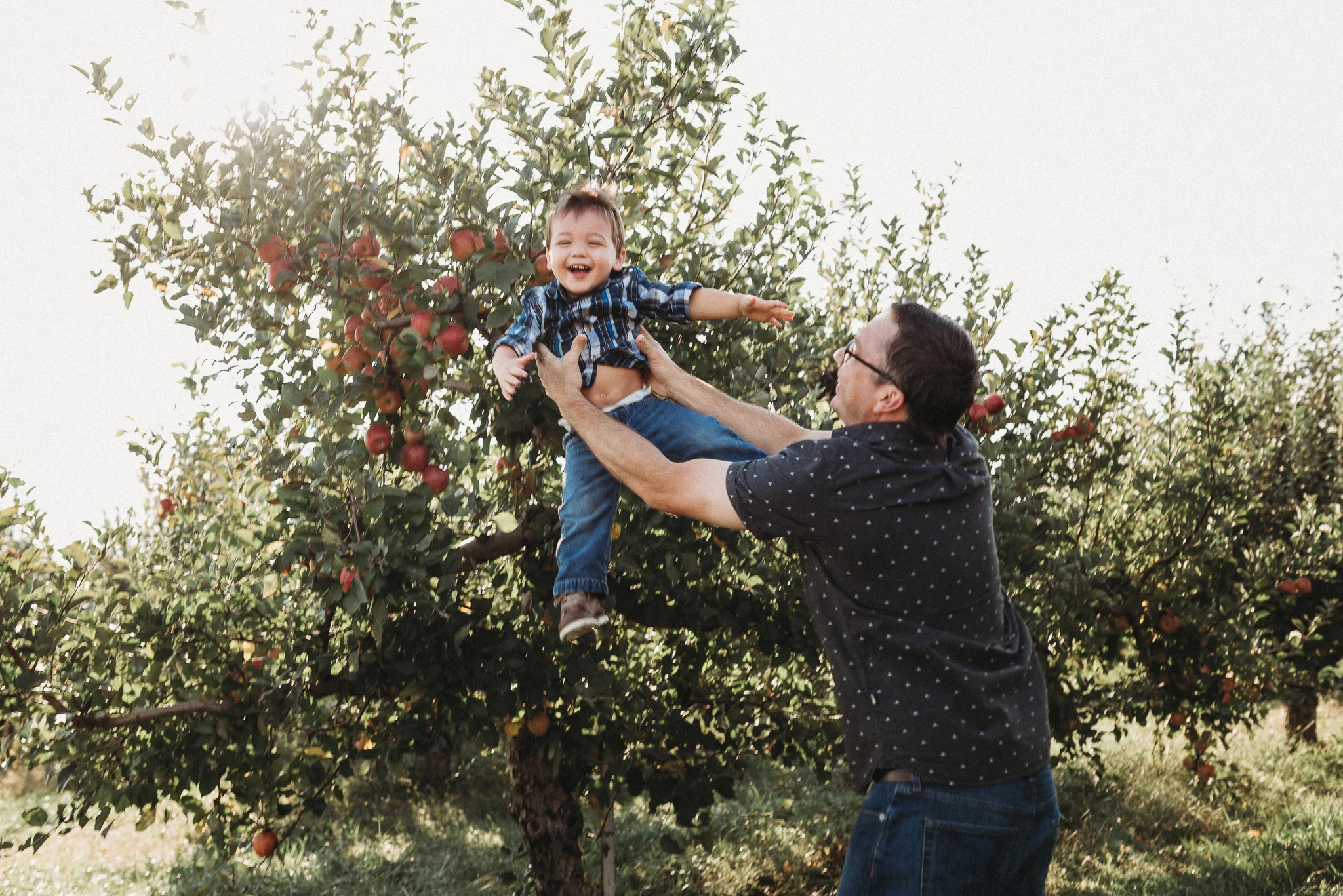 Lynd-Fruit-Farm-Pataskala-Ohio-Family-Photography