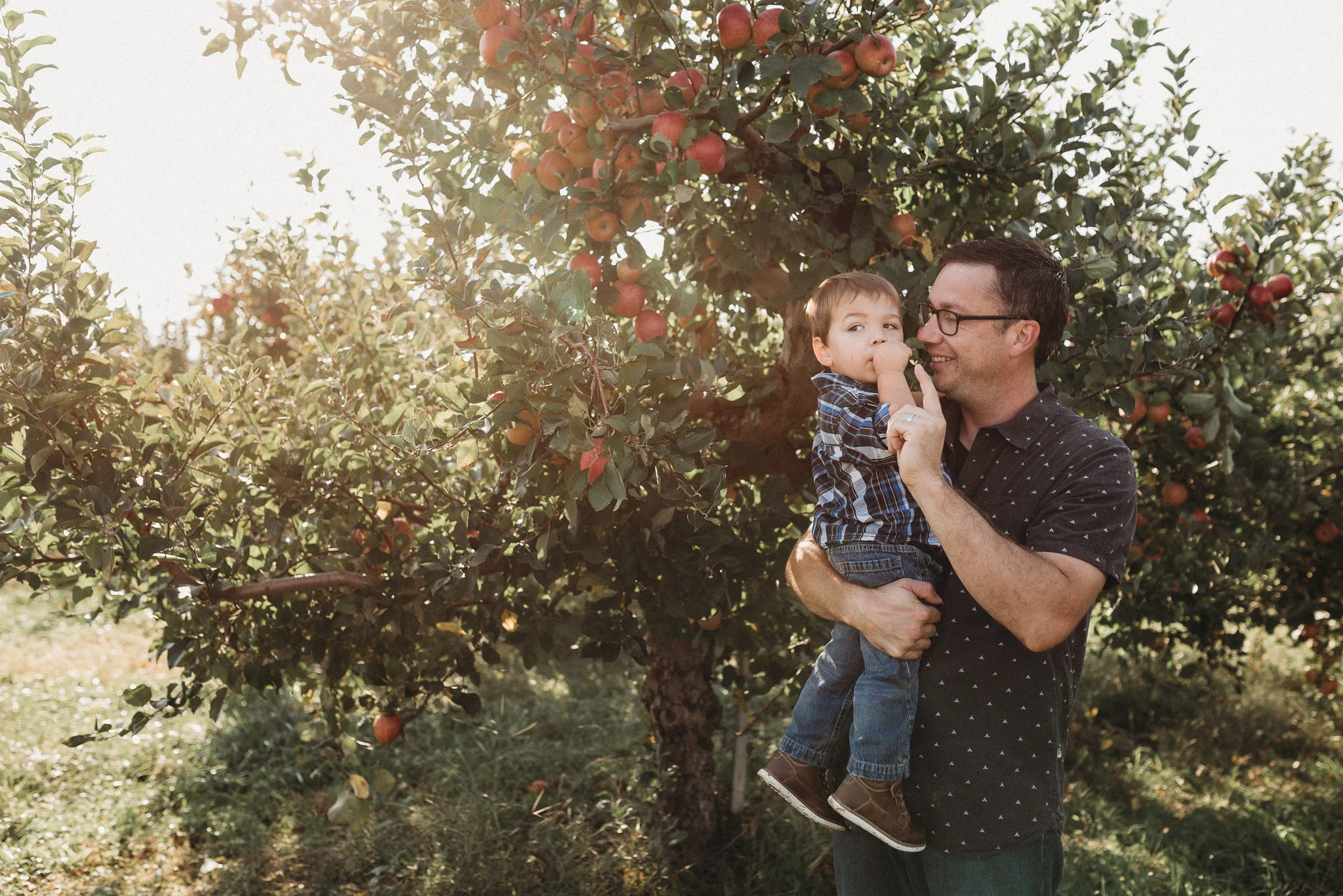 Lynd-Fruit-Farm-Pataskala-Ohio-Family-Photography